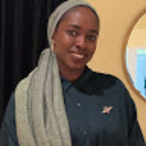 Meet your Posher, Aicha